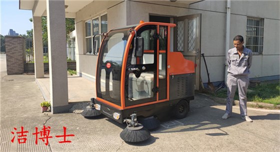 电动扫地车