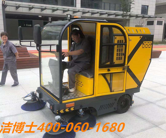 洁博士扫地车客户案例-盐城西环路东小学